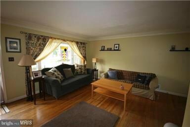 8908 Jandell Rd, Lorton, VA 22079 - photo 3