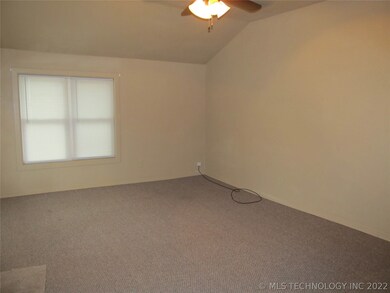 108 N Dorothy Ave, Claremore, OK 74017 - photo 2
