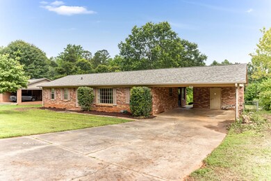 207 Oakmont Dr, Boiling Springs, SC 29316 - photo 2