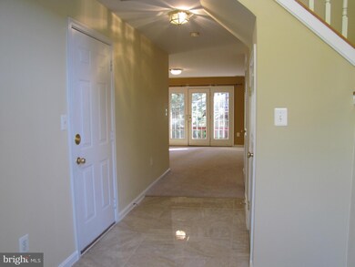 2440 Laura Mark Ln, Herndon, VA 20171 - photo 4