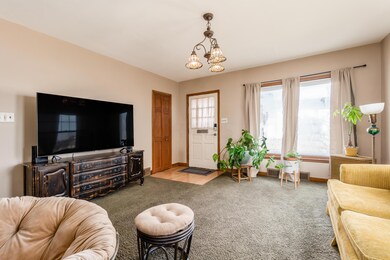 B_221_W_Charles_St_013 (1)