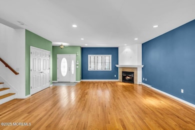 New 18 Stuyvesant Fireplace