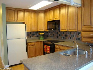 Kitchen - Updated kitchen with morning room