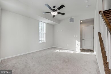 18343 Reaper Hill Ct, Triangle, VA 22172 - photo 5