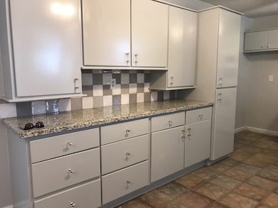 211 Brigadoon Ln, Friendswood, TX 77546 - photo 2