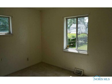 929 Searles Rd, Toledo, OH 43607 - photo 6