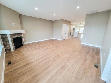 2103 Alder Ave unit A, Lewiston, ID 83501 - photo 6