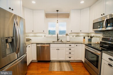 422 Mountainview Dr, Luray, VA 22835 - photo 7