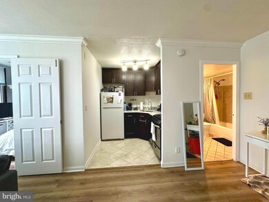 Carriage House unit 212, Washington, DC 20037 - photo 3