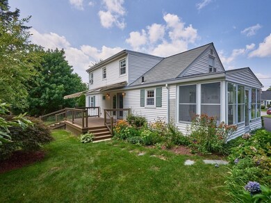 31 Mayflower Cir, Worcester, MA 01606 - photo 2
