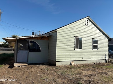 1906 Corpman Ln, Yakima, WA 98903 - photo 5