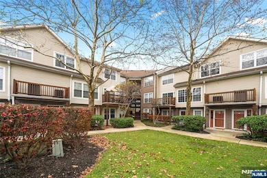 1420 Westgate Dr, Fort Lee, NJ 07024 - photo 2