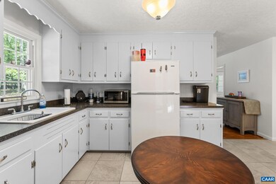 4489 Woods Edge Rd, Troy, VA 22974 - photo 7