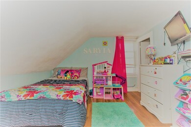 111 Mulberry St, Pawtucket, RI 02860 - photo 7