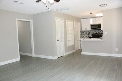 908 Dyche Ln, Alvin, TX 77511 - photo 3