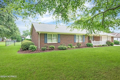 674 Davenport Farm Rd, Winterville, NC 28590 - photo 2