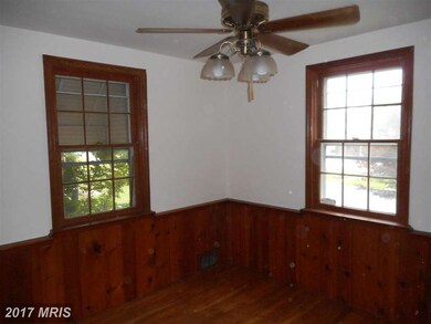 5608 Woodland Dr, Oxon Hill, MD 20745 - photo 3