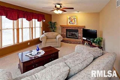 2630 W 62nd St, Davenport, IA 52806 - photo 7