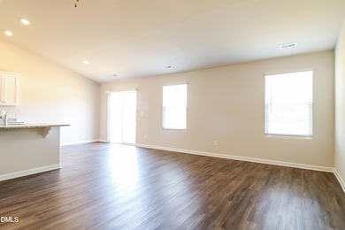 004-photo-living-room-9240386