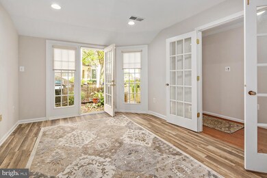 5820 Linden Square Ct, Rockville, MD 20852 - photo 5