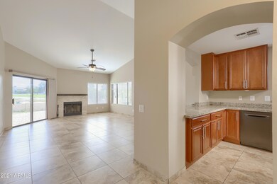 5-579084750-08 Foyer-2