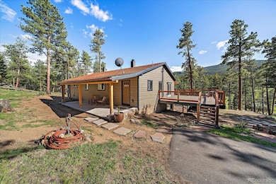 Wonderful covered entries and gorgeous lot!