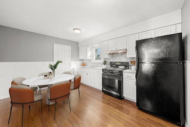 unlisted-address, Westmont, IL 60559 - photo 7