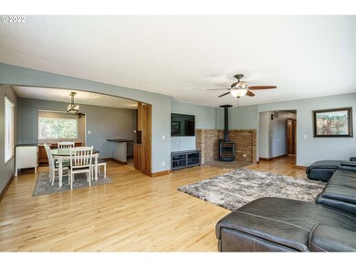 Living Room/Dining Room