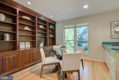 1423 Mclean Mews Ct, McLean, VA 22101 - photo 3