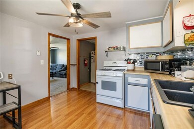 430 W 13th St, Trenton, MO 64683 - photo 6