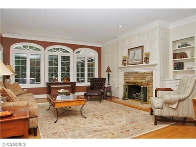 Den/Family/Great Room - Great Room with Raised Pan