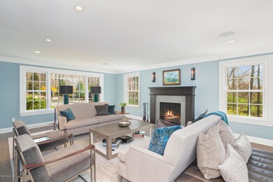 002-photo-living-room-6994666