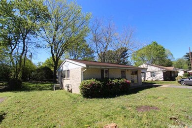 2113 Tyler St, Conway, AR 72034 - photo 3