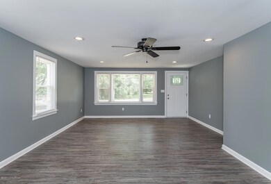 5700 E Manslick Rd, Louisville, KY 40219 - photo 3