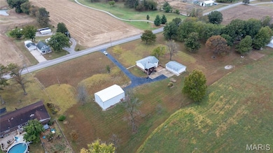 3327 Seiler Rd, Bethalto, IL 62010 - photo 3