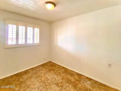 1615 Hunter Dr, El Paso, TX 79915 - photo 3