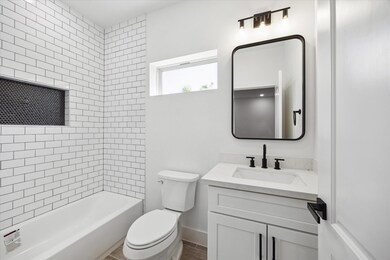 2015 Brackenridge St unit C, Houston, TX 77026 - photo 4