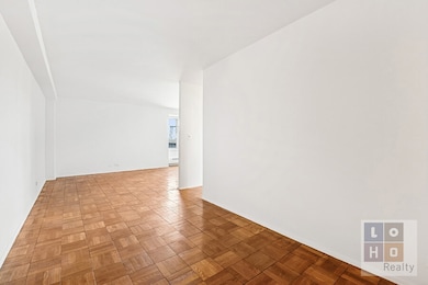 East River Housing unit M1605, New York, NY 10002 - photo 2