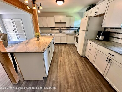 2812 Greenbelt Dr, Lansing, MI 48911 - photo 6