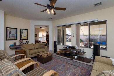 838_S_Villas_Ln_02