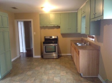 613 Leota St, Longview, TX 75601 - photo 3