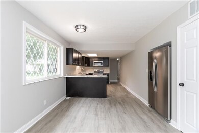 3310 Marilyn St, Columbus, IN 47203 - photo 7