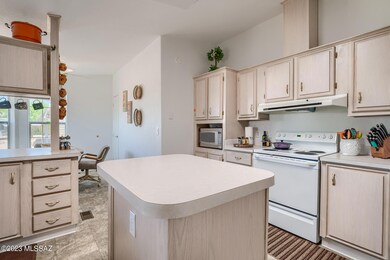 7694 Edgestone Kitchen