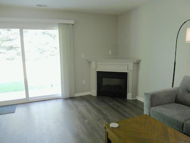 21015 Cooper Dr unit 28, Macomb, MI 48044 - photo 4