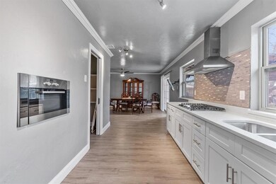 736 Greenway Dr, Hurst, TX 76053 - photo 5