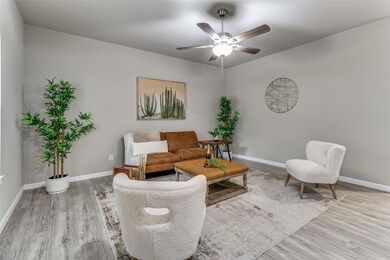 216 W Tennie St, Gainesville, TX 76240 - photo 4