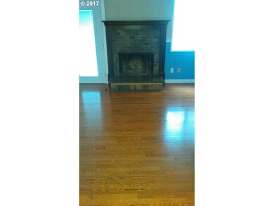 474 S Locust St, Canby, OR 97013 - photo 5