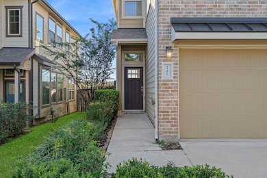 227 Biltmore Loop, Montgomery, TX 77316 - photo 2