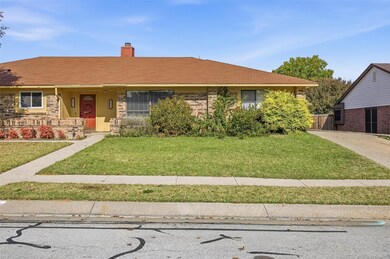 2425 Oakmont Dr, Bedford, TX 76022 - photo 2