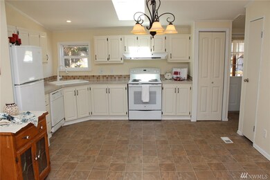 22131 Cedarview Dr E, Sumner, WA 98391 - photo 3